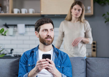 Врач объяснила, почему навязчивая ревность разрушает отношения