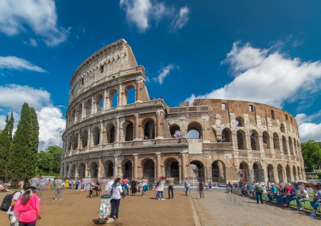 Названа страна, где зафиксировано рекордное число столетних жителей