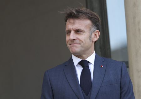 Макрон внезапно заговорил по-украински