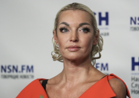 «Больно смотреть»: что знаменитости говорят о «Звездах под капельницей»