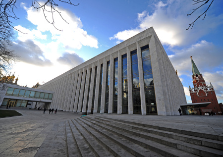 Концерт в честь 50-летия песни «День Победы» состоится в Кремле