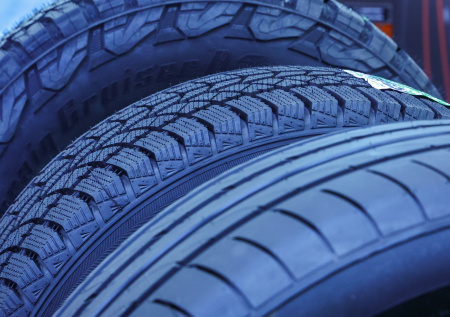 Автоэксперт раскрыл, как проверить шины с маркетплейсов