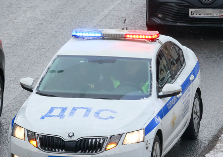 Шесть машин столкнулись на обледеневшей дороге