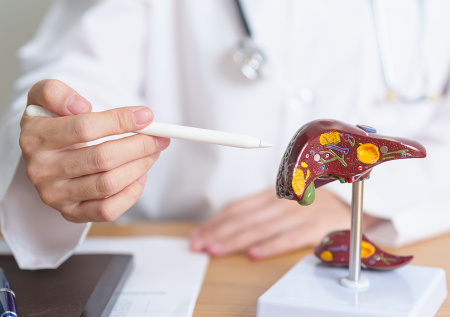 Заражаются почти везде: как не заболеть гепатитом А. Инструкция от врача