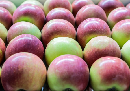 Нутрициолог ответила, можно ли есть фрукты на ночь