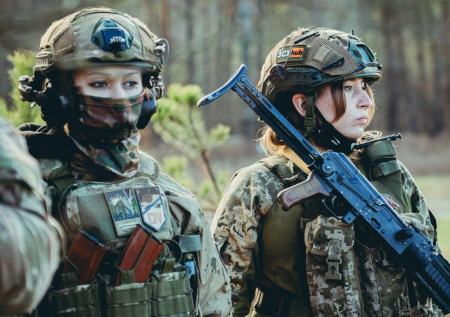 Политолог раскрыл, что происходит с женщинами в рядах ВСУ