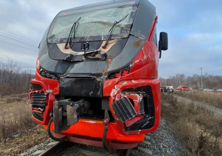 Водитель мусоровоза не выжил после ДТП с поездом