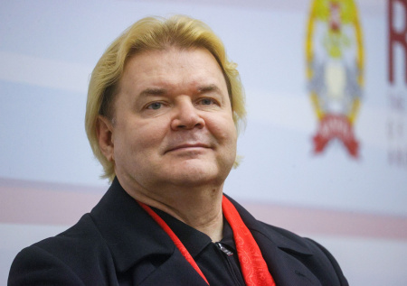 Известный российский артист тайно обвенчался с помощницей настоятеля храма