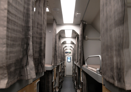 Появились первые кадры обновленного плацкартного вагона