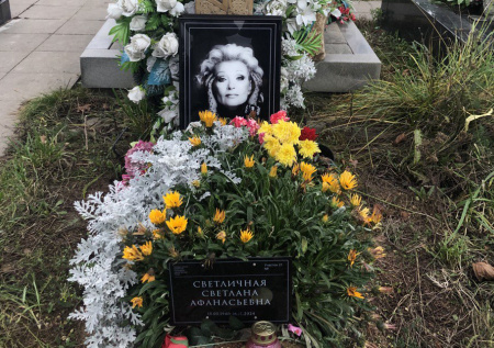 Состояние могилы звезды «Бриллиантовой руки» вызвало панику