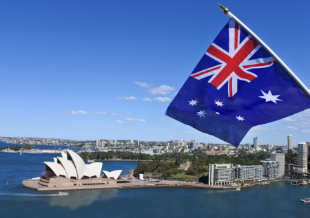 Казак из консульства РФ в Австралии возмутился «тюремными» условиями