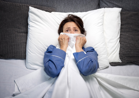 Ложитесь поздно, мало спите: как распознать деменцию на ранней стадии