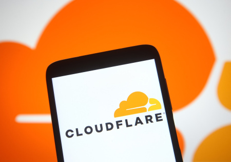 В работе Cloudflare произошел масштабный сбой