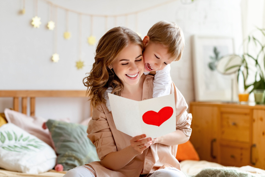 Как поздравить ребенка с Днем сыновей