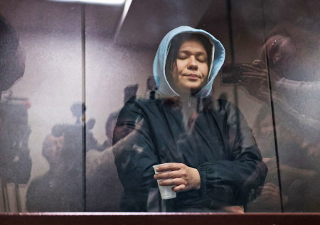 «Молчит и пьет воду». Как прошел суд над матерью — расчленителем: детали