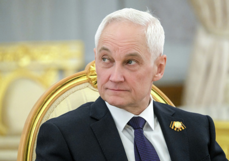 Белоусов наградил звездой Героя России командира мотострелковой бригады