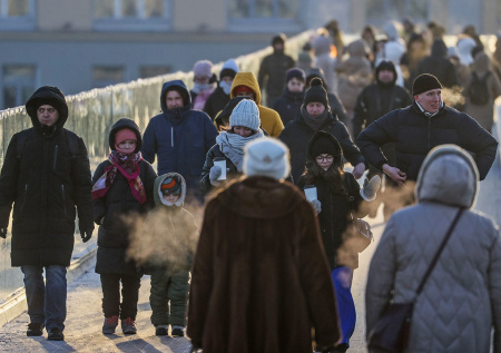 Огненные ураганы и мороз до -15? Погода в Москве в конце недели: чего ждать