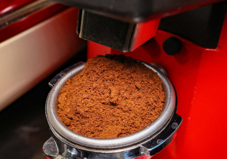 Китайский музей начал продавать кофе с толчеными тараканами и червями