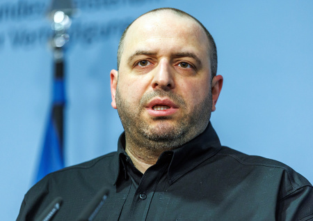 Секретарь СНБО Умеров встретил Зеленского в Анкаре