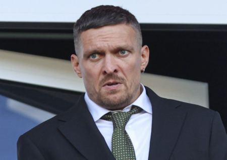 Отказ от титула, слова о России, президентство на Украине: как живет Усик