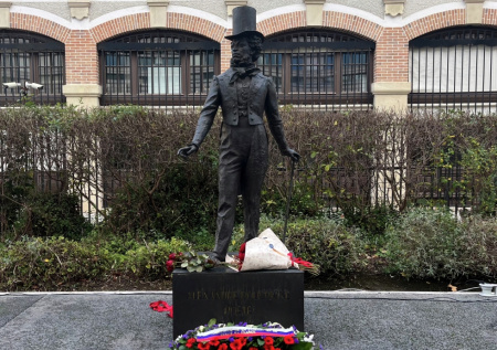 В Париже открыли памятник Александру Пушкину