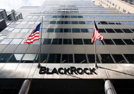 «Облизывался»: раскрыто, кто претендует на стратегические активы Украины