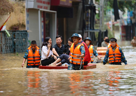 Названо число жертв наводнений во Вьетнаме