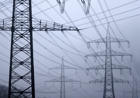 Почти по всей Украине отключили свет