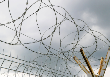 Жительницу ЯНАО приговорили к трем годам колонии за нападение с ножом