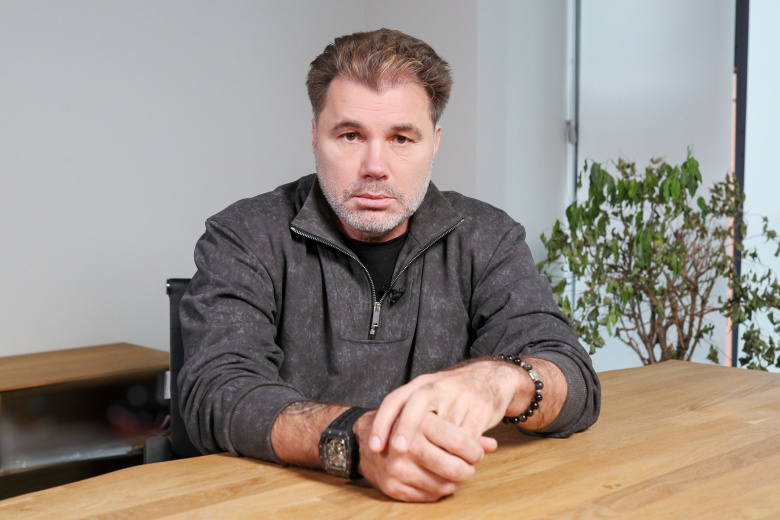 Писатель Олег Рой