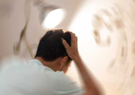 Врач рассказала, как оказать себе помощь при головокружении