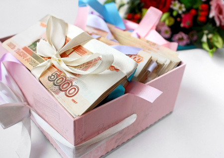 Стало известно, какие подарки россияне хотят получить на Новый год