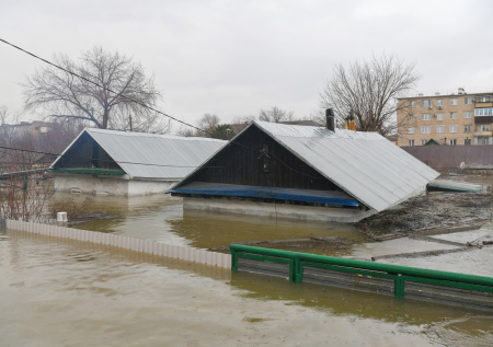 Ростехнадзор раскрыл причины прорыва дамбы в Орске