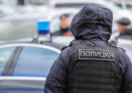 Подросток в Краснодаре плюнул в полицейского ради ролика