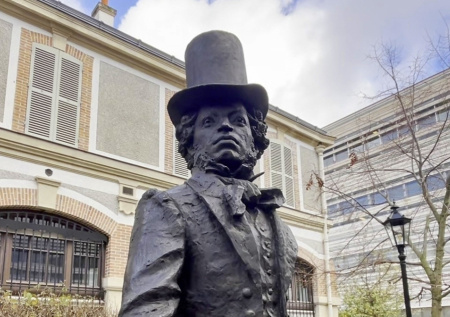 «Яркий символ»: Захарова объяснила значимость памятника Пушкину в Париже