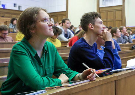 Раскрыто, как новая модель обучения в вузах РФ повлияет на программу школ