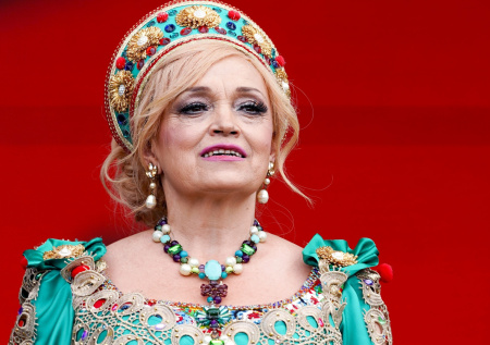 Точно не 25 млн. Сколько платят Кадышевой за концерт, она еще в тренде?