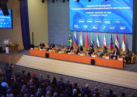 Участник ММФ БРИКС из ЮАР рассказал, как Россия спасла Африку от нацизма