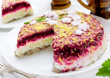 Секрет идеальной «шубы», о котором забывают даже опытные хозяйки: простые правила помогут раскрыть вкус классического новогоднего салата