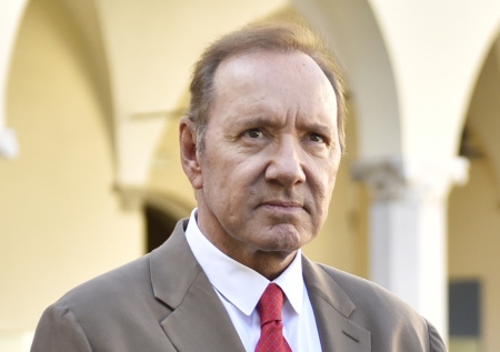 Бомж с «Оскаром»: как живет Кевин Спейси после секс-скандала и «отмены»