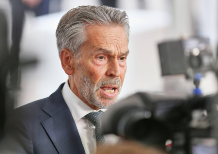 Премьер Нидерландов внезапно исчез перед своим выступлением