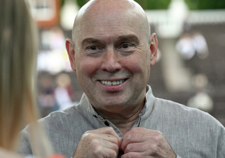 «Представляете угрозу»: народному артисту России отказали в шенгенской визе