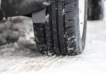 Ледяной дождь парализовал транспорт в одном регионе России