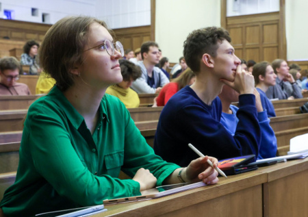 В России установили лимиты количества платных мест в вузах