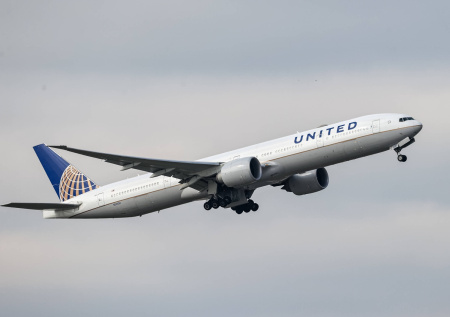 Названа причина экстренной посадки самолета United Airlines в США