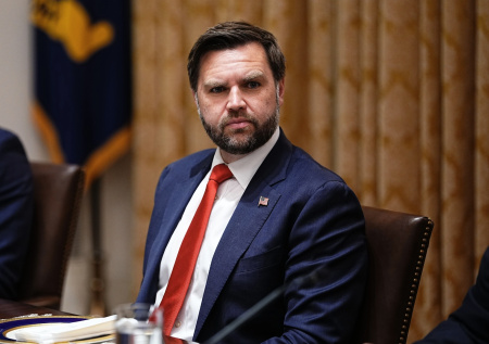 Вэнс назвал того, кто способен остановить конфликт на Украине