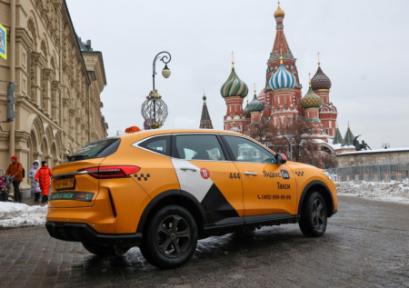 В ОП захотели обязать водителей такси иметь детские кресла