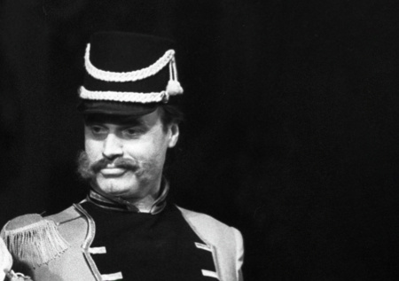 Россия скорбит после смерти звезды «Севастопольского вальса»