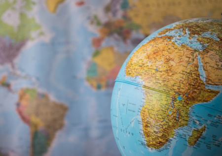 Ученые рассказали, какой континент начал разделяться на две части