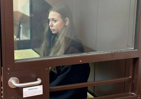 Хотела ВСУ «чаем напоить»: в Сети ответили стюардессе, угрожавшей танкисту